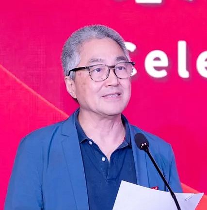 “陆老师，与你相遇，好幸运！”